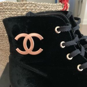 Chanel 2017 velvet booties